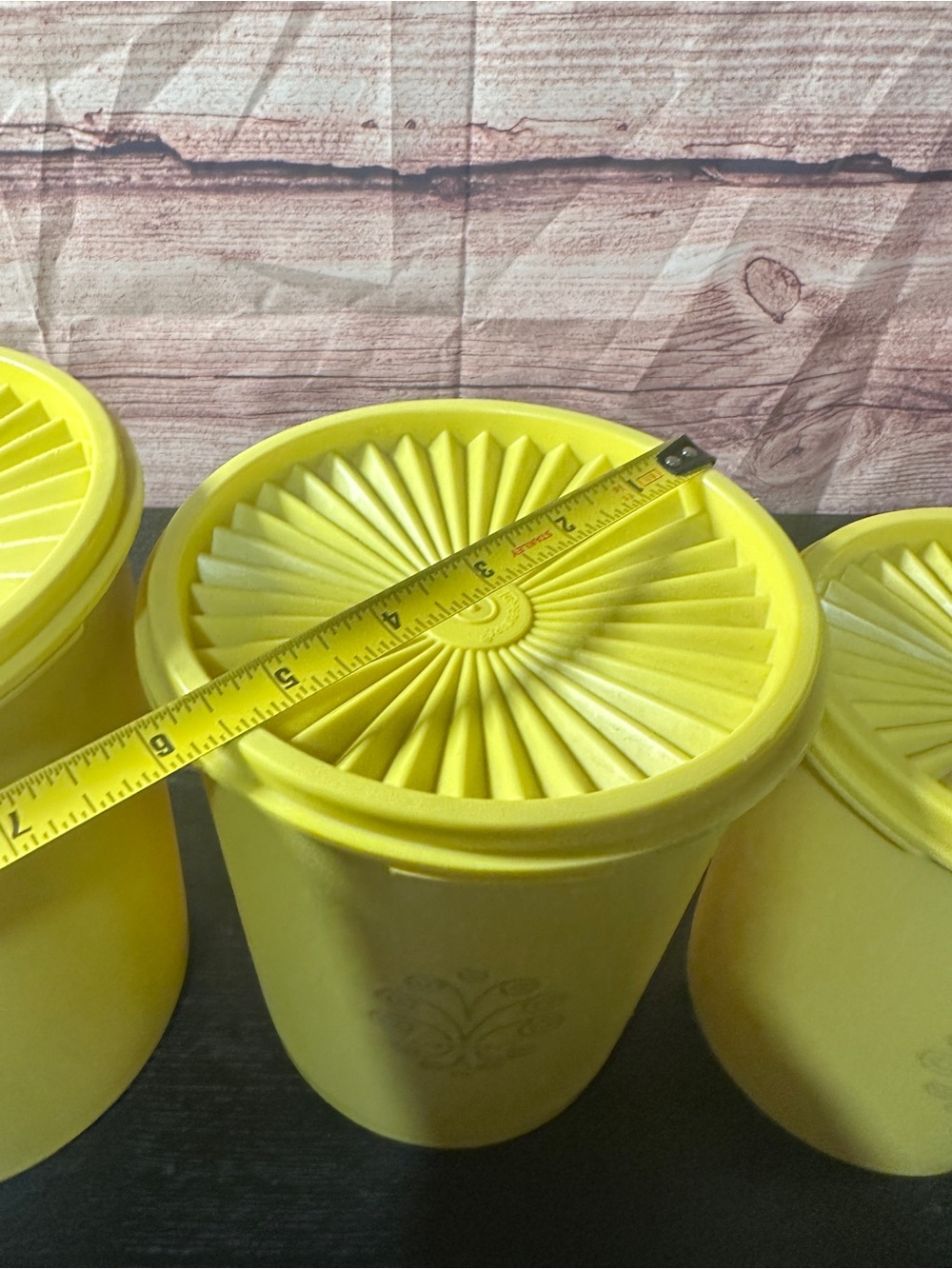 Set of 4 Tupperware Daffodil Yellow Servalier Canisters with Sunburst Lids - Picture 8 of 16